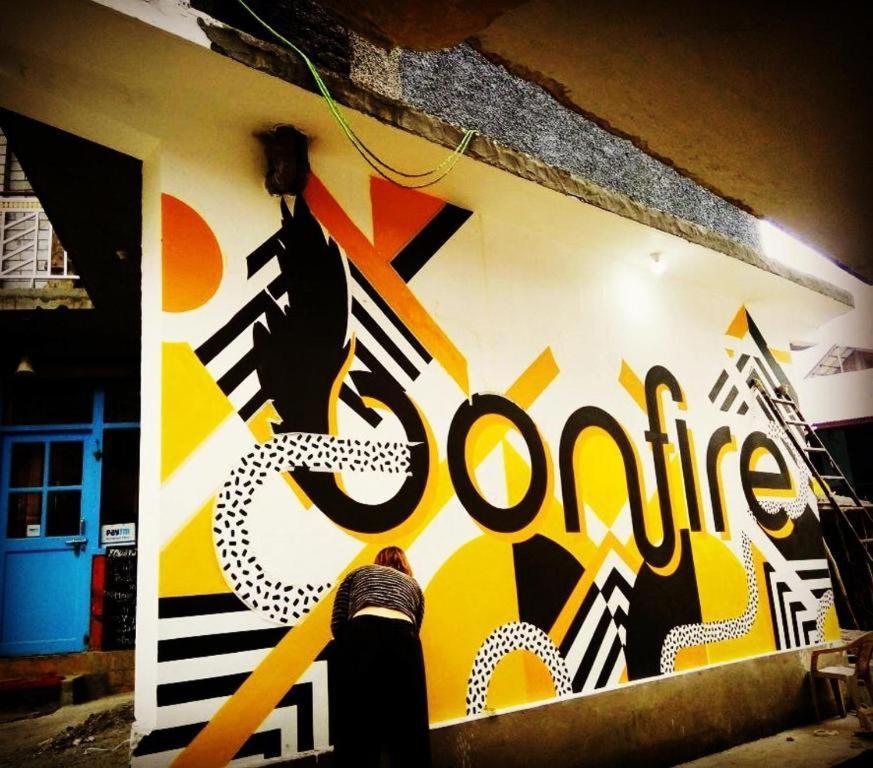 Bonfire Hostels Rishīkesh Zewnętrze zdjęcie