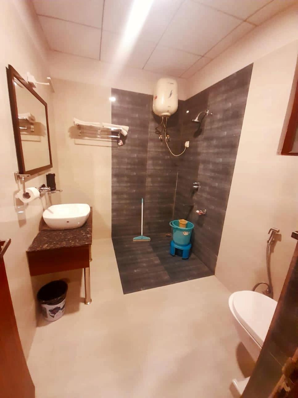 Bonfire Hostels Rishīkesh Zewnętrze zdjęcie