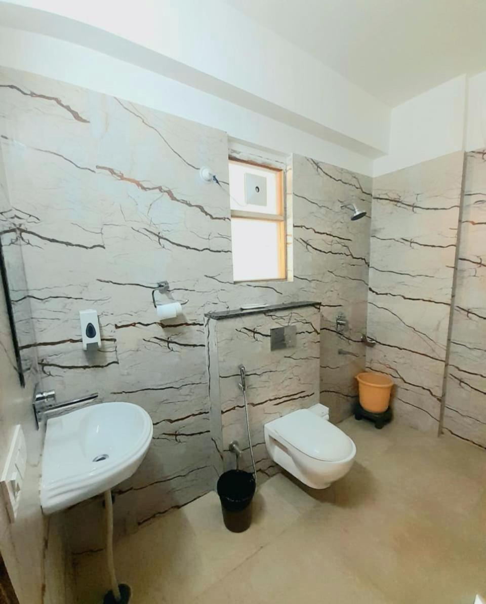 Bonfire Hostels Rishīkesh Zewnętrze zdjęcie