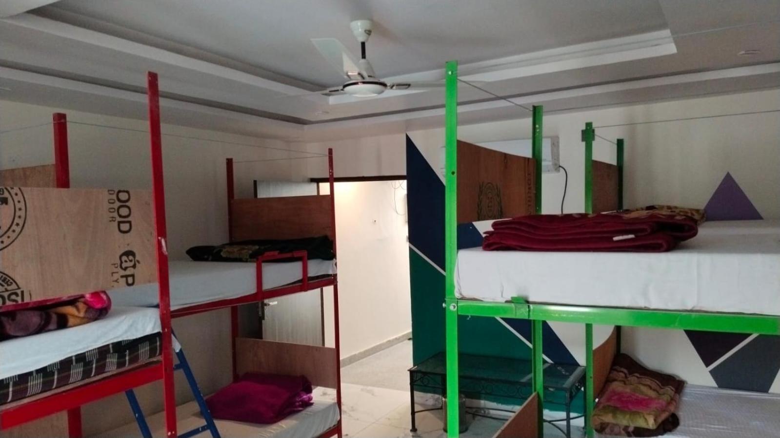 Bonfire Hostels Rishīkesh Zewnętrze zdjęcie