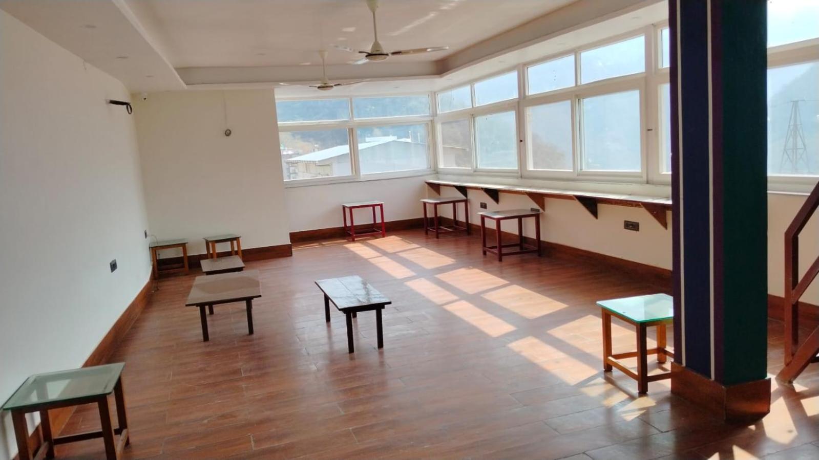 Bonfire Hostels Rishīkesh Zewnętrze zdjęcie