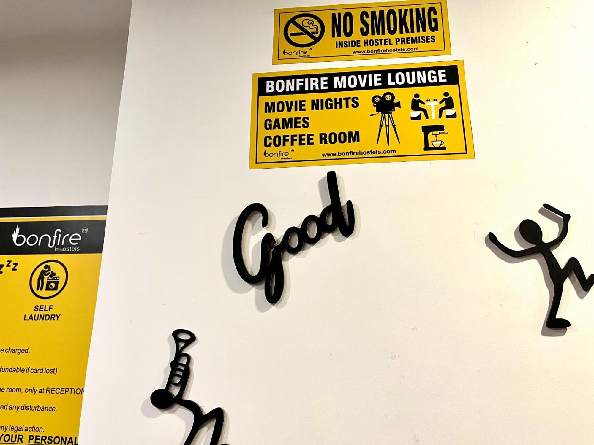 Bonfire Hostels Rishīkesh Zewnętrze zdjęcie