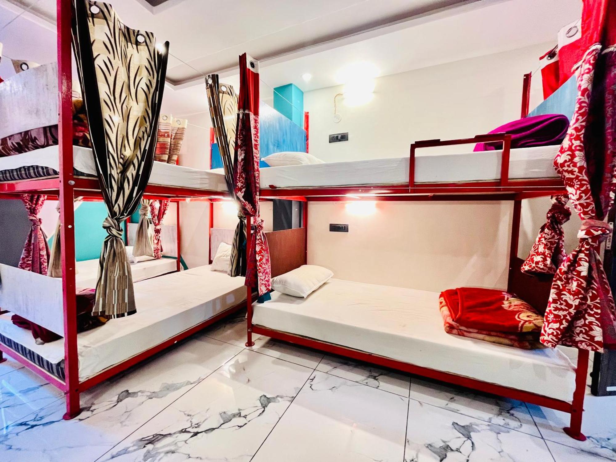 Bonfire Hostels Rishīkesh Zewnętrze zdjęcie